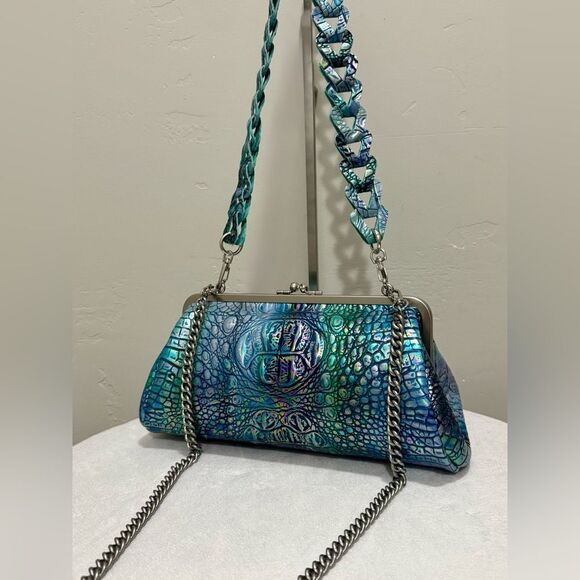 Iridescent Croc-Embossed Leather Handmade Kisslock Baguette Bag/Multi Use Style - Picture 4 of 16